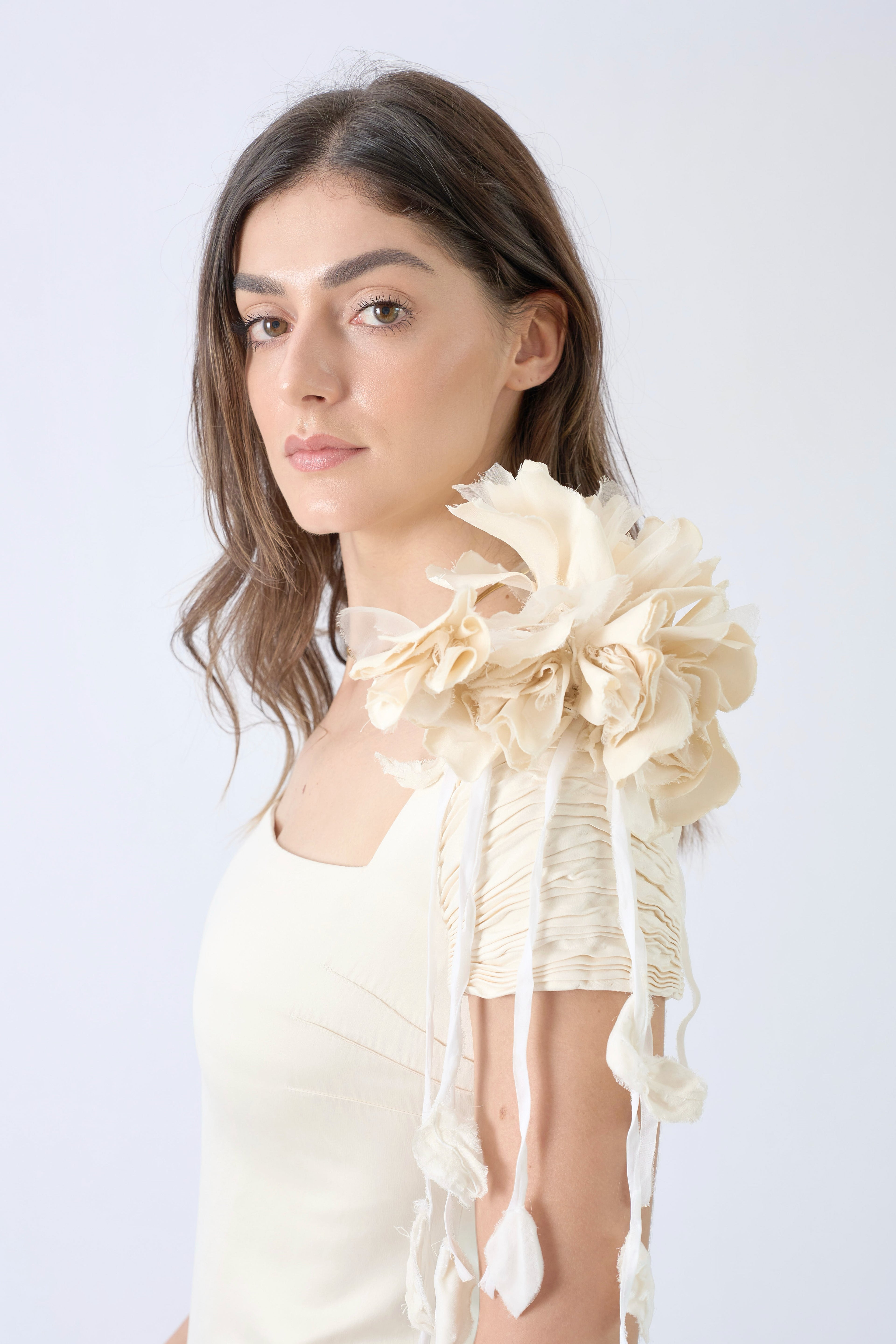 Valentino Sposa S/S 2007 Mikado gown with rosettes and bustle effect. Shoulder floral applique closeup. Valentino archival wedding dress bridal gown