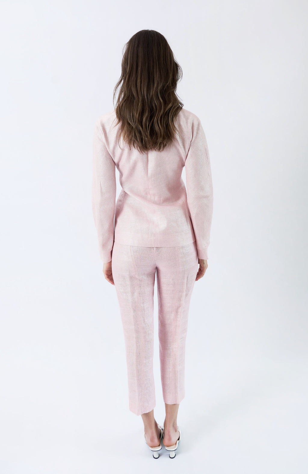Archival Versace Spring Summer 1999 pink metallic linen jacket and high-waisted cropped pants set, worn by Kate Moss and Gisele Bundchen.
