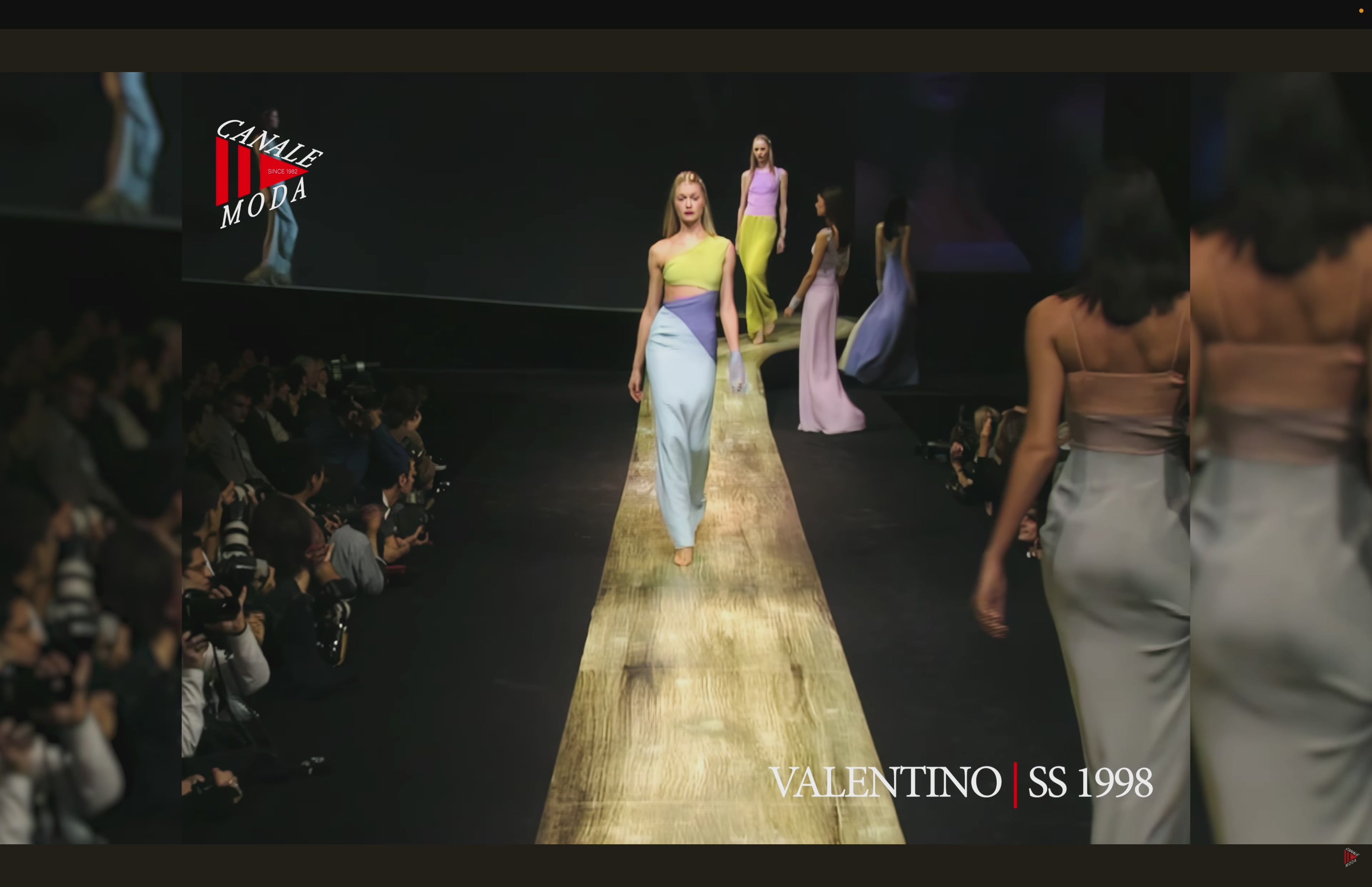 ValentinoSS1998 Runway, worn by Kendall Jenner and Jennifer Lopez 